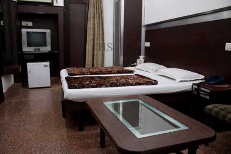 Hotel Rama Deluxe Delhi  Exterior foto