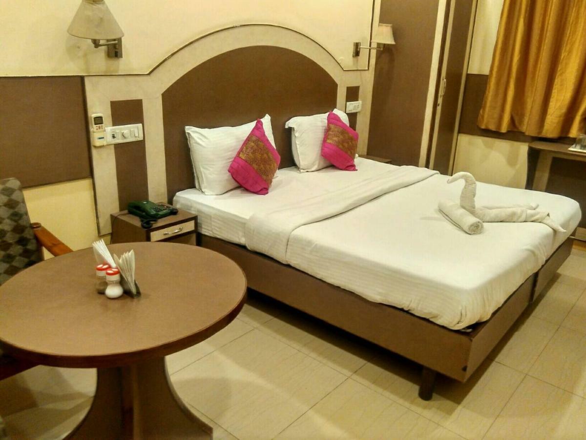 Hotel Rama Deluxe Delhi  Exterior foto